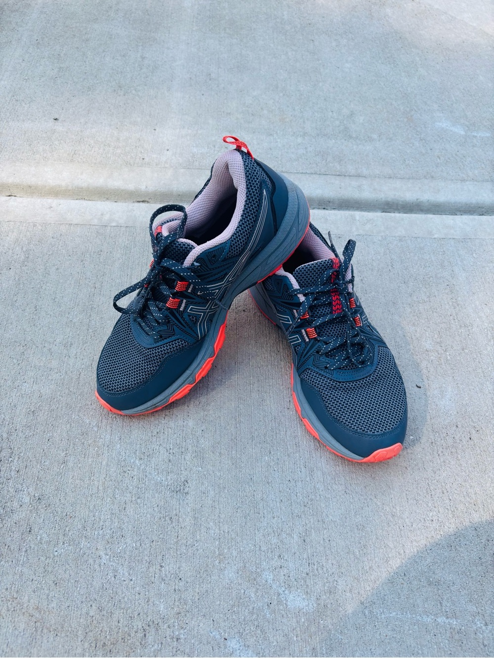 Asics Gel Venture 8 Trail Women’s Running Shoes size 8 - Picture 5 of 10